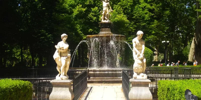 Fuente de Hércules e Hidra.