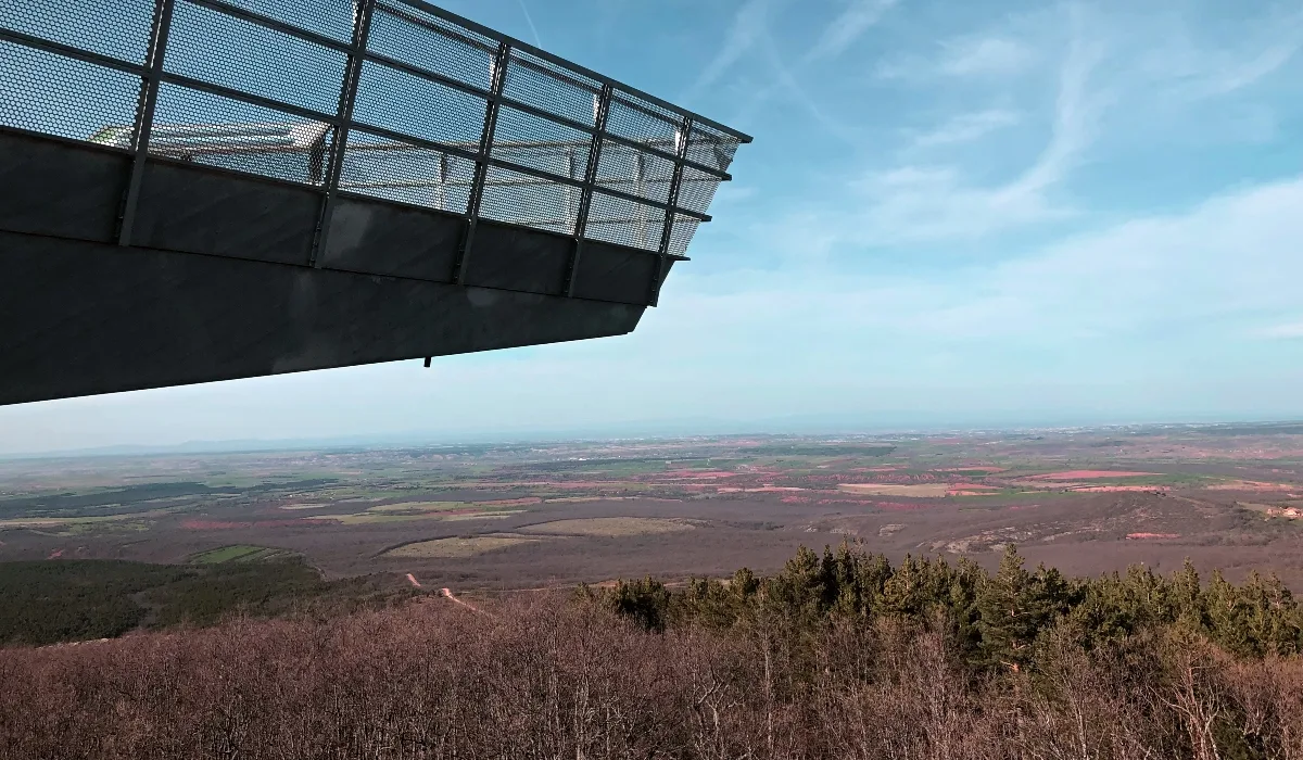 Mirador de Peñas Llanas en Riaza con vistas panorámicas de la meseta castellana.