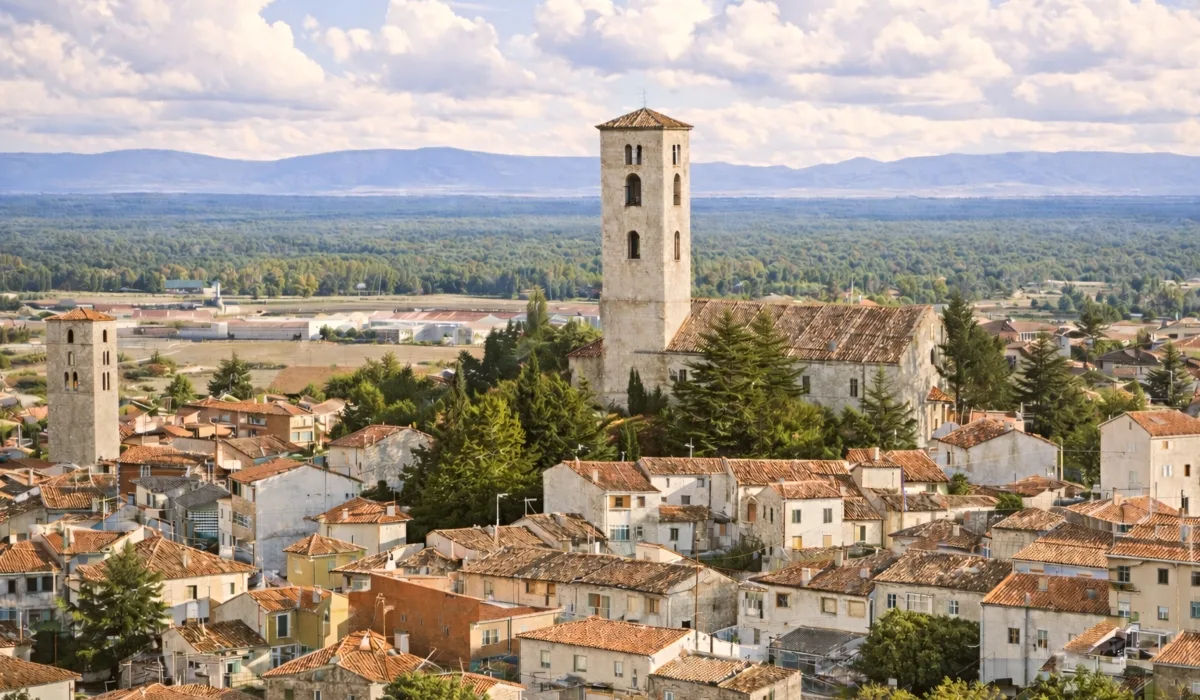 Composición de la provincia de Segovia con la ciudad, pueblos históricos y las Hoces del Río Duratón