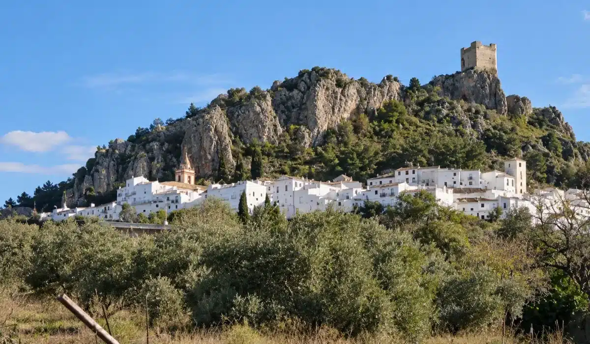 Vista general de qué ver en Zahara de la Sierra (Cádiz)